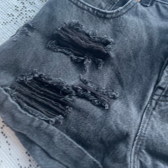 Foever 21 jean shorts size 28 - Picture 2 of 4